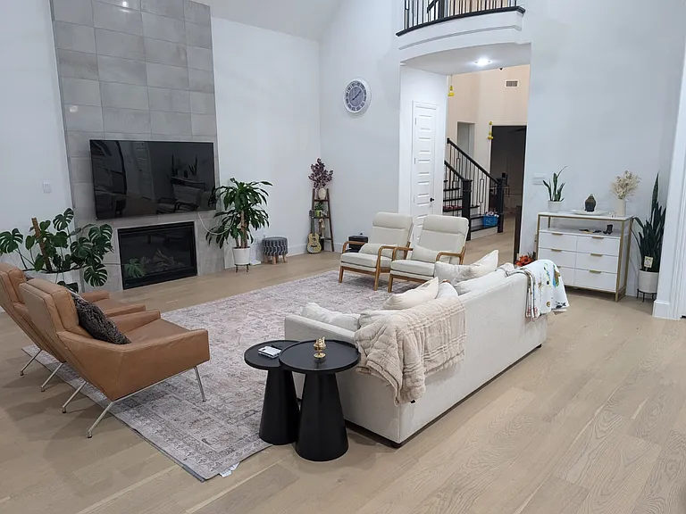 2541 Forestbrook Dr — Photo 2