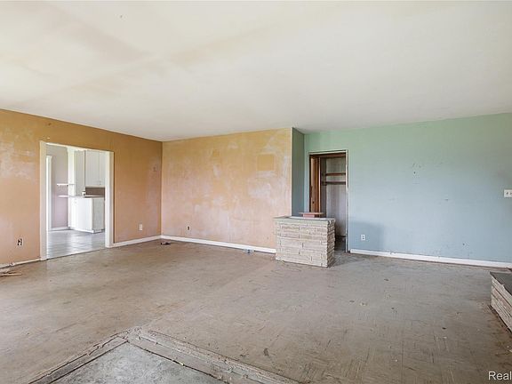 2nd image of 48441 N Territorial Rd