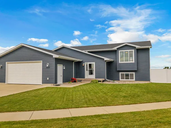 2020 S Lawson St, Aberdeen, SD 57401