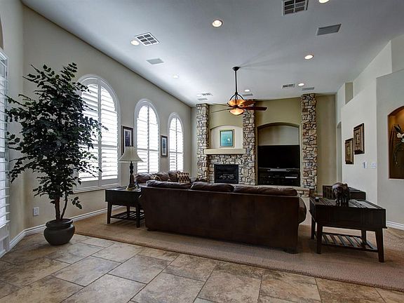 Wonderful Family Room!