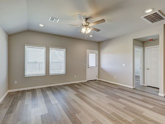 4th image of 4109 Sara Park Dr