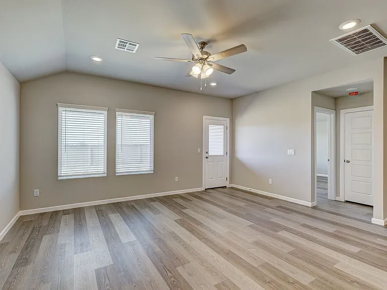 4109 Sara Park Dr — Photo 4