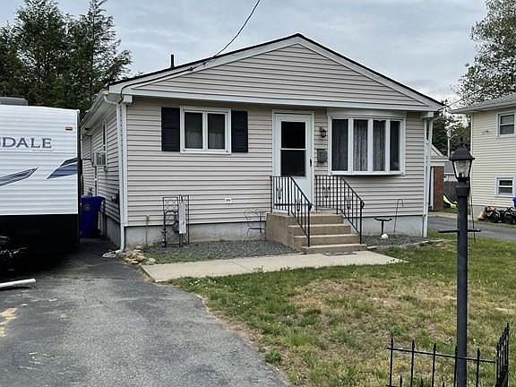 2nd image of 48.5 Spicer St