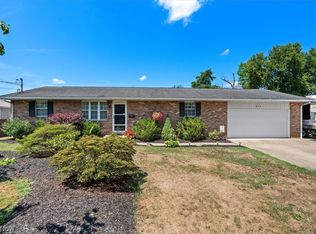 811 Braun Rd, Belpre, OH 45714