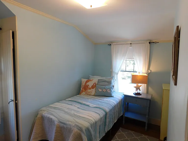 70 E Grand Ave — Photo 30