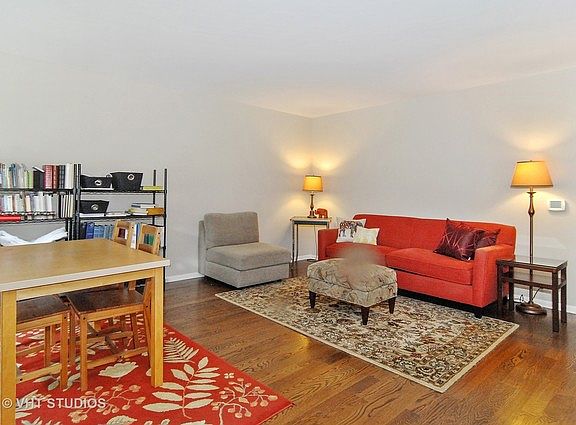 3rd image of 726 Superior St #1
