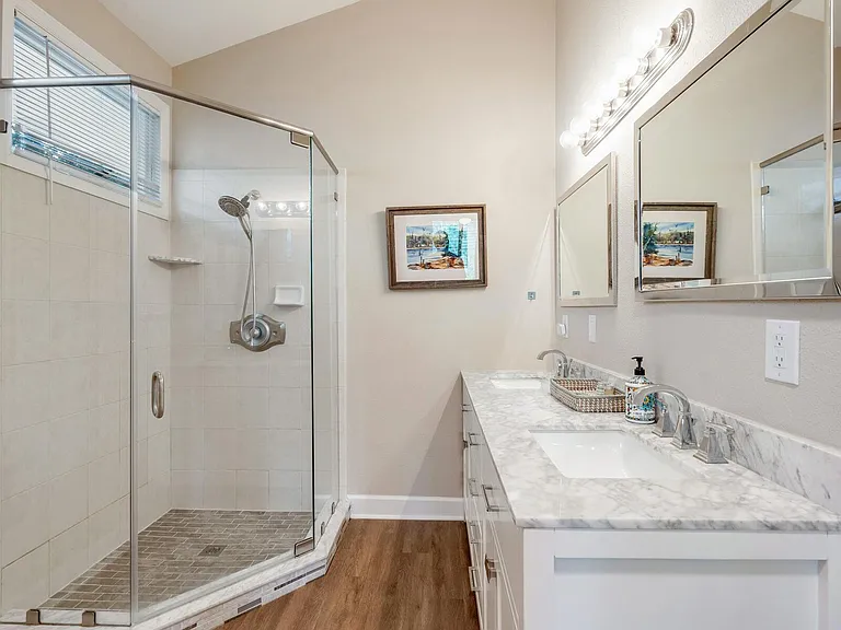 5169 Oxford Dr — Photo 16