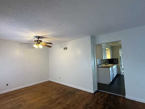 Living with hardwood floor and ceiling fan