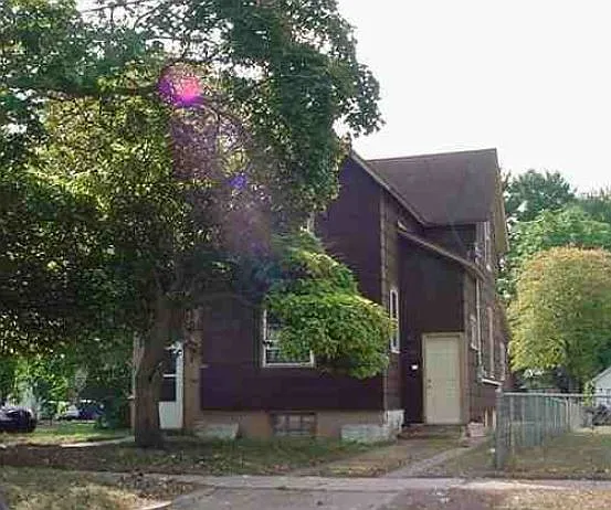 223 W Grand Ave photo 1