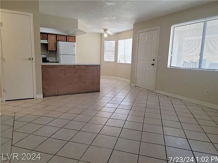 2 bed, 2.0 bath, 912 sqft, $1,195 — Photo 4