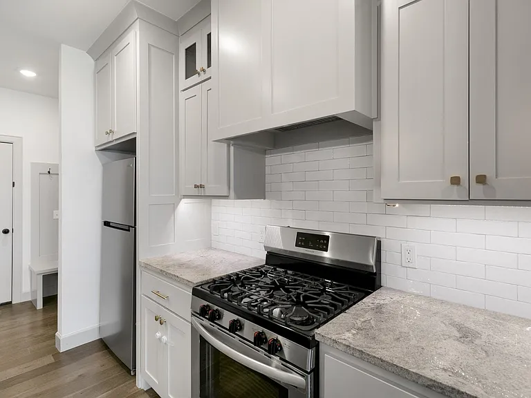 1001 Laux Ln — Photo 5