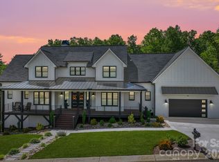 90 Gracie Ln, Weaverville, NC 28787