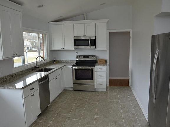 2nd image of 6827 Rosemont Dr