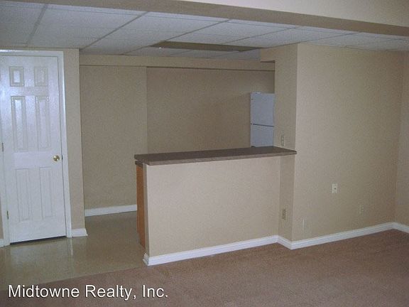 5th image of 530 W Berry St APT 608