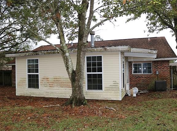3rd image of 1611 Admiral Nelson Dr