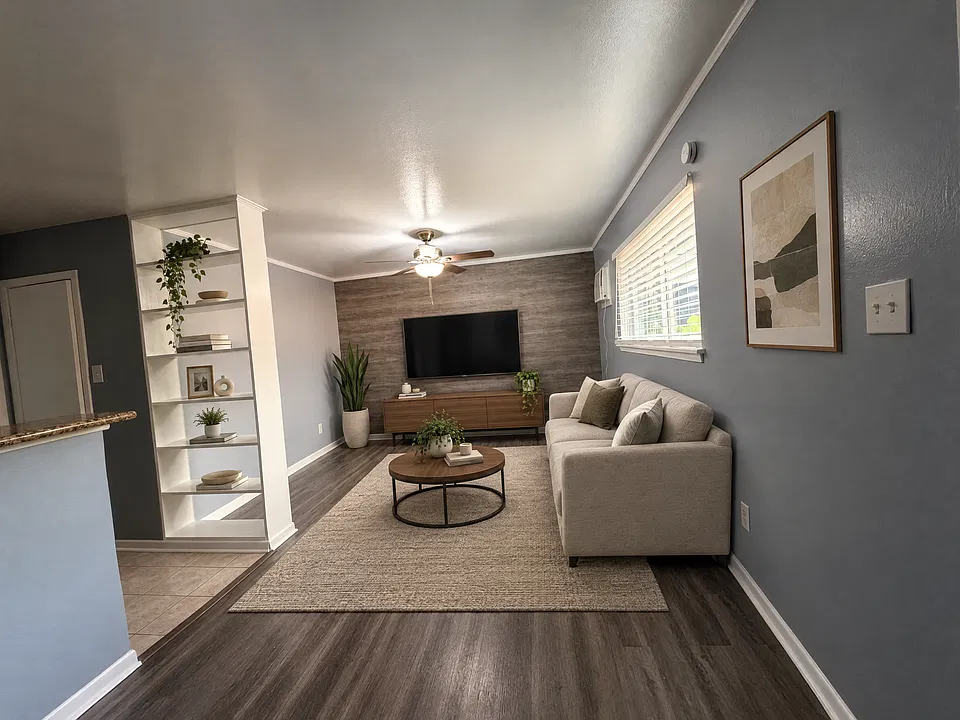 407 Peden St #2