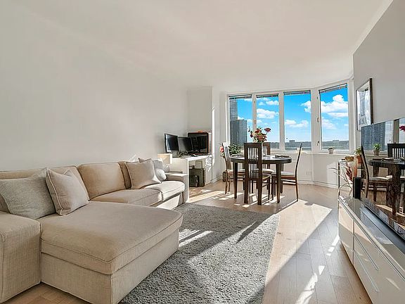 2nd image of 500 W 43rd St APT 32F