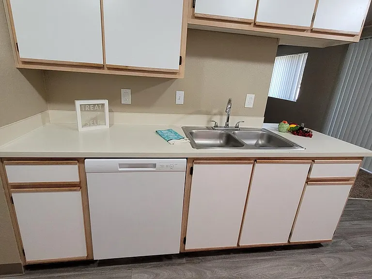 Overlook Pointe Apartments — Photo 17
