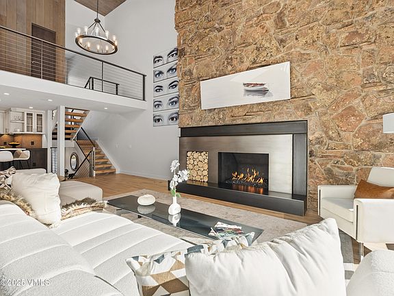 4th image of 4126 Columbine Dr Unit A