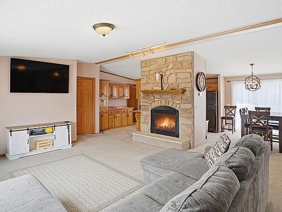 3rd image of 411 Rosabelle Ct