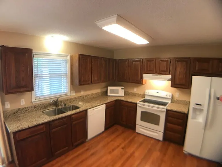 6749 Chauncey Dr — Photo 4
