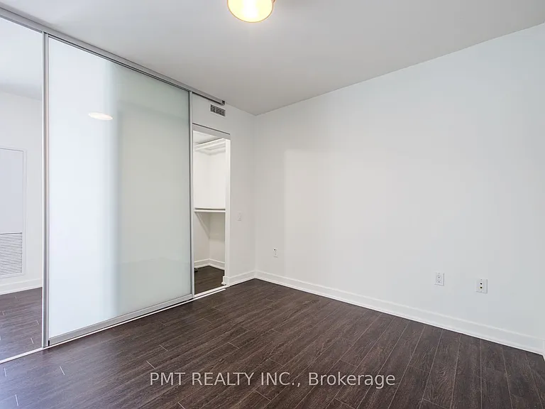 775 King St W #514 — Photo 10