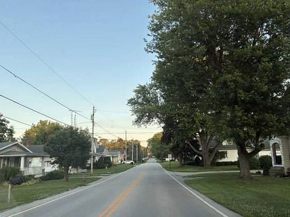Exterior Neighborhood (street photo)