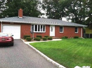 245 Gleeland St, Deer Park, NY 11729