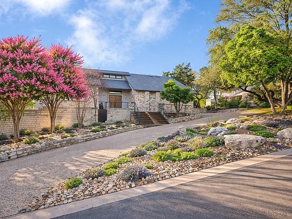 3rd image of 14 Rob Roy Rd