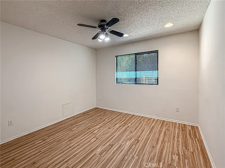 9201 Paso Robles Ave — Photo 29