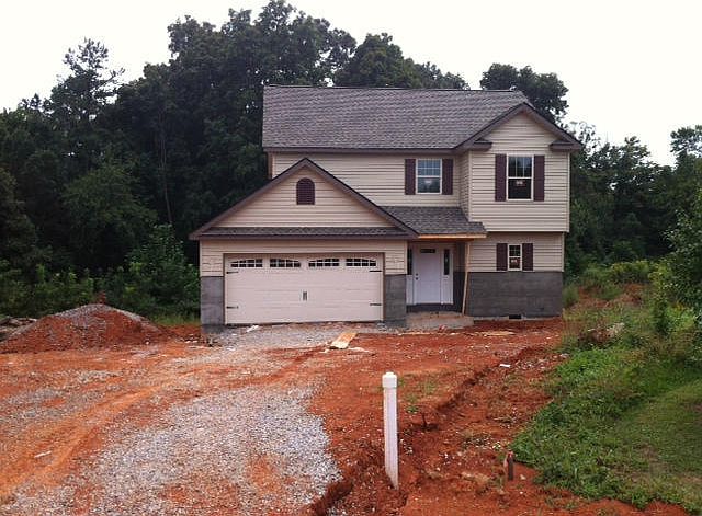 2nd image of 801 Lightfoot Way
