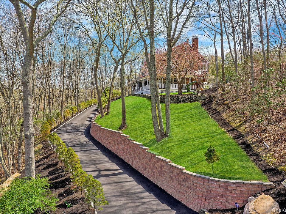 1st image of 1 Jefferson Landing Cir