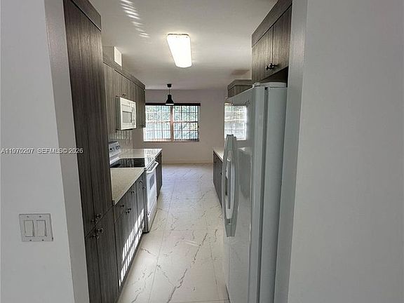 5th image of 1445 Grant St #A