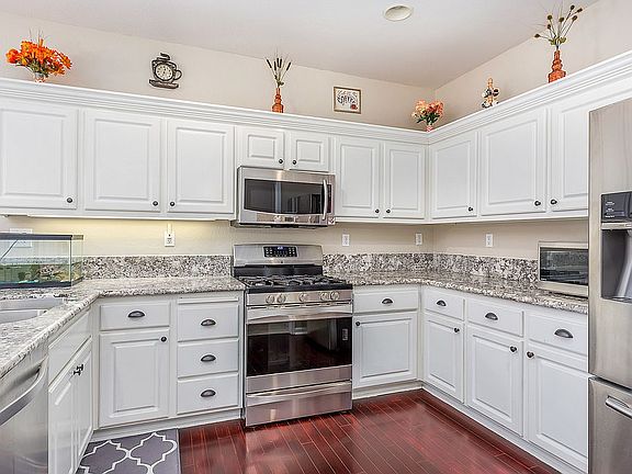 3rd image of 441 Regency Park Cir