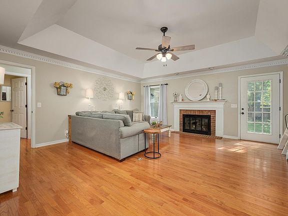 2nd image of 2902 Regency Park Dr