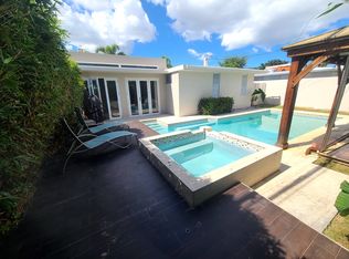 U7 California, Guaynabo, PR 00969