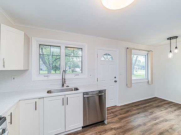 5th image of 1417 N Wilke Rd