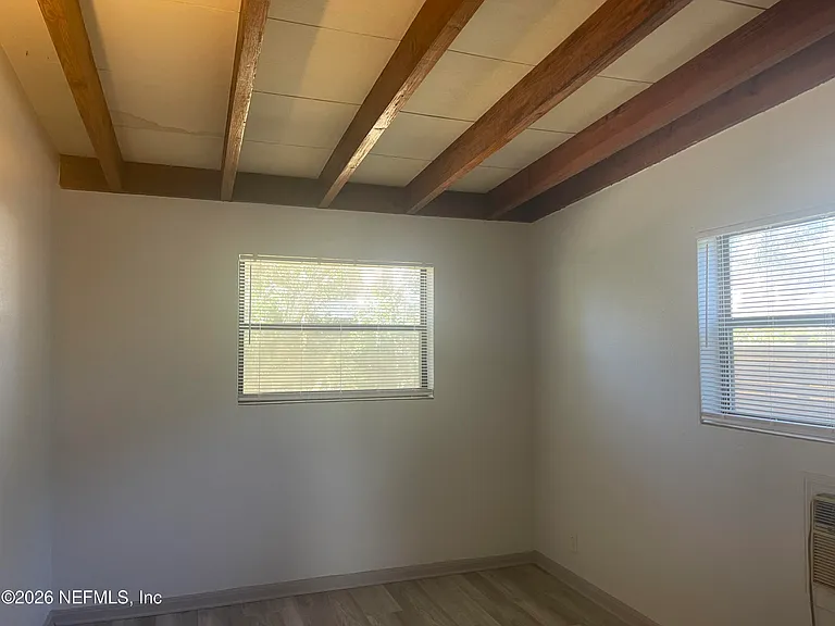 530 Myra St — Photo 17