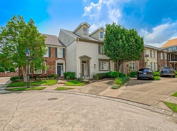 2nd image of 208 Rue Saint Peter