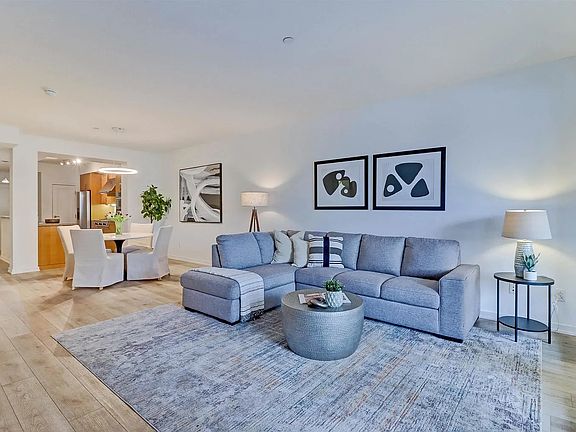 2nd image of 5441 La Jolla Blvd #E206