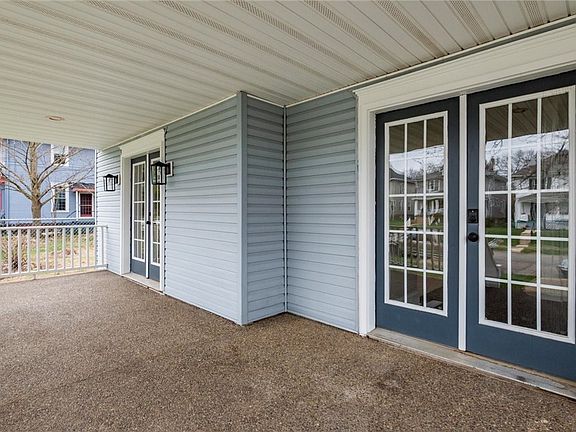 2nd image of 958 Forest Ave