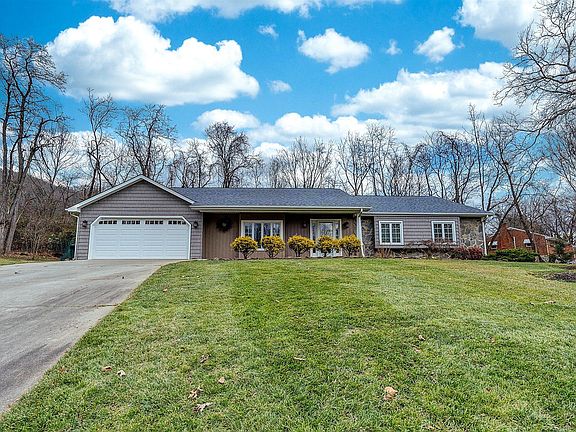 2nd image of 1838 Woodmere Ct