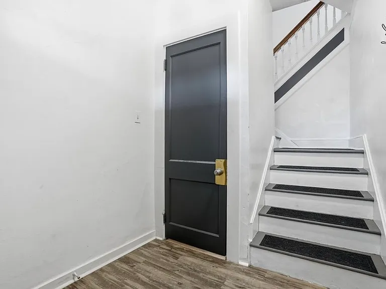 3250 Gaylord Ave #2 — Photo 6