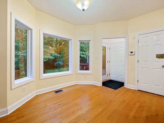 5th image of 2308 Parkside Dr