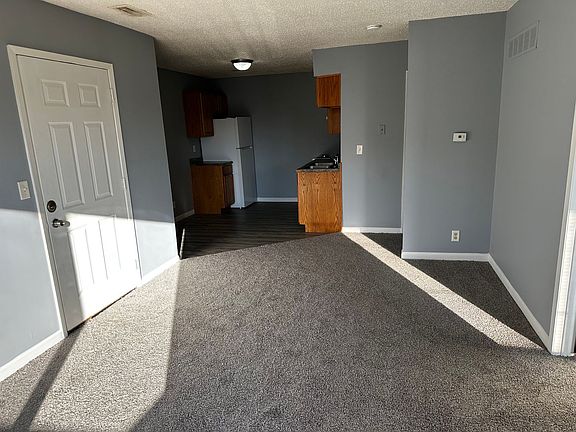 4th image of 975 39th St APT 10