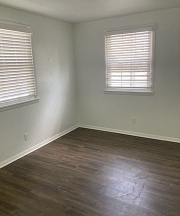4th image of 421 N High St #11