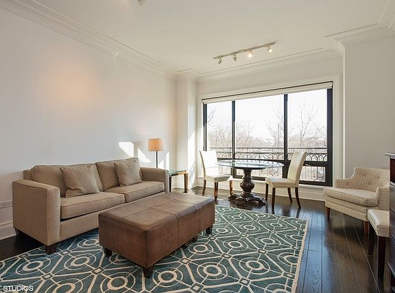 3rd image of 2550 N Lakeview Ave APT S204
