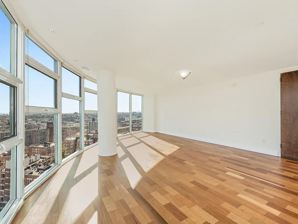 3620 Oxford Avenue — Photo 3