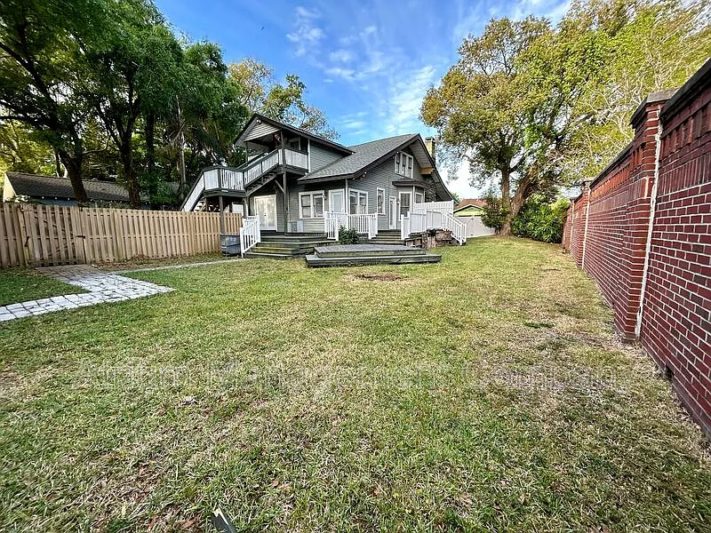 Building Photo - 5309 Seminole Ave #B