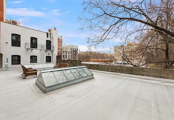 4th image of 743 E 6th St #A